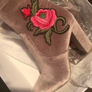 Gray velvet Steve Madden floral boots